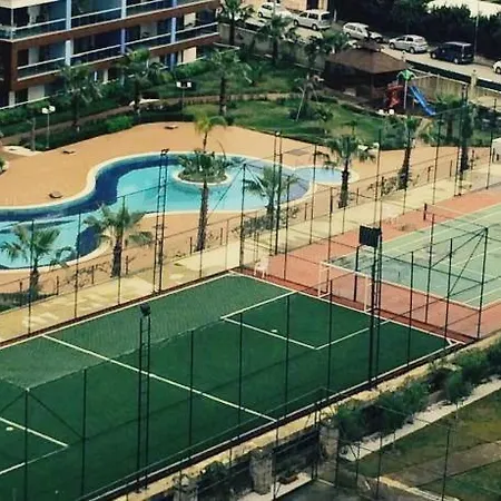 Appartement Crystal Park 1 *